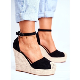 MSMG Svarta sandaler med avokadokil med flätor 1