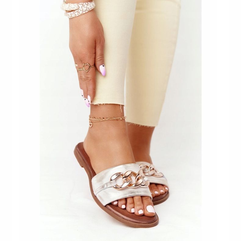 Läder tofflor med kedja Nicole 2652 Metallic White vit 2