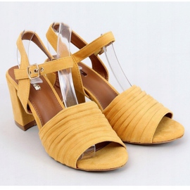 Högklackade sandaler honung 1L-19267 Gul 1