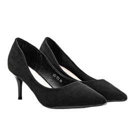 Svarta pumps på en stilettklack i ekologisk mocka Anissa 1