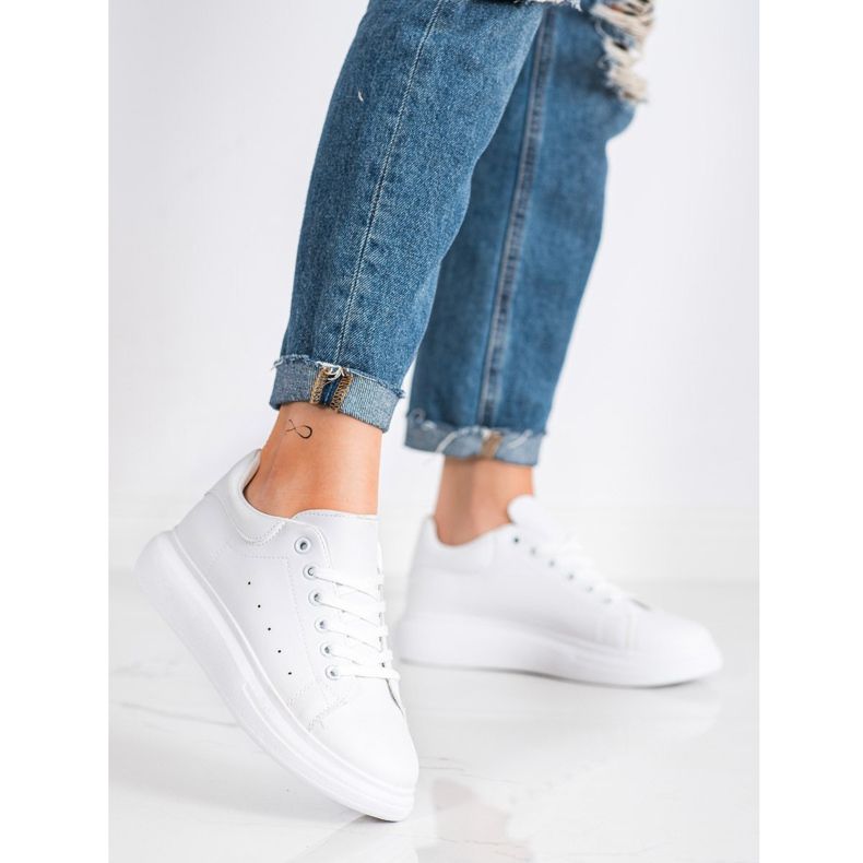 SHELOVET Vita sneakers på plattformen 2