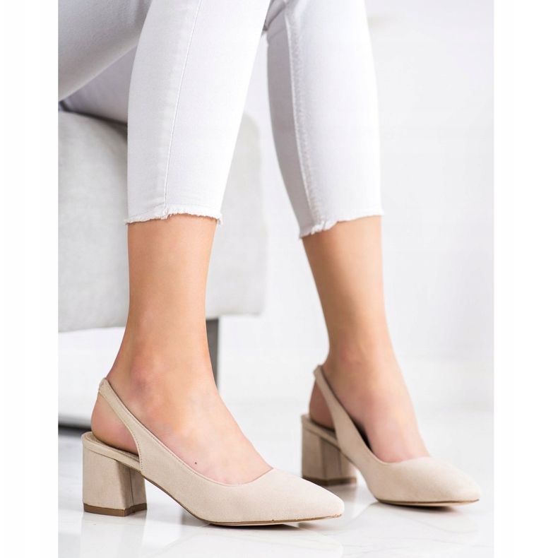 Goodin Slip-on pumps med en exponerad häl beige 2