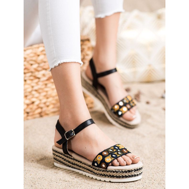 SHELOVET Sandaler på plattformen svart 1