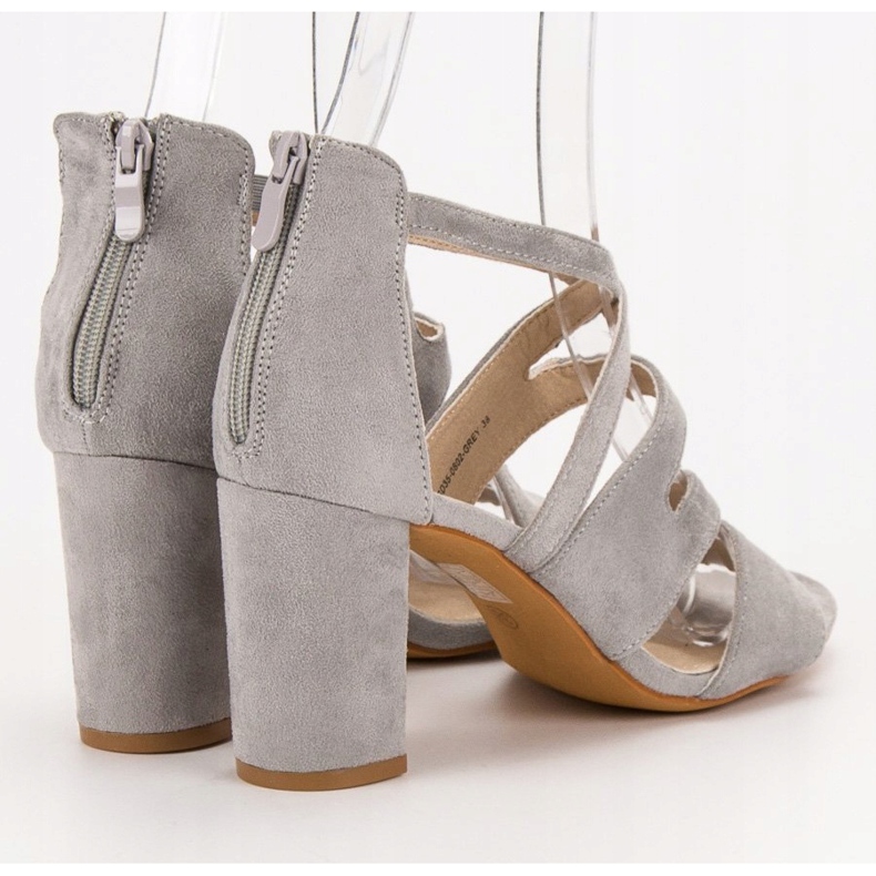 Evento Sandaler i mocka på en bar grå 2