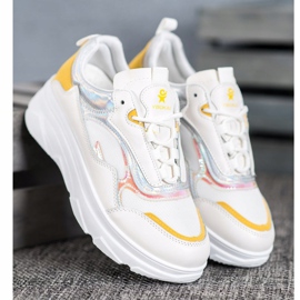 SHELOVET Trendiga vita sneakers gul 1