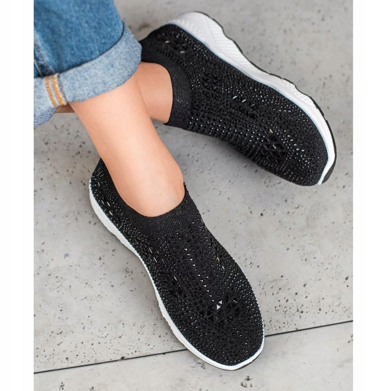 SUPER COOL Svarta skor med kristaller 2