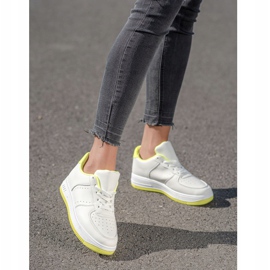 SHELOVET Sneakers på plattformen vit 1