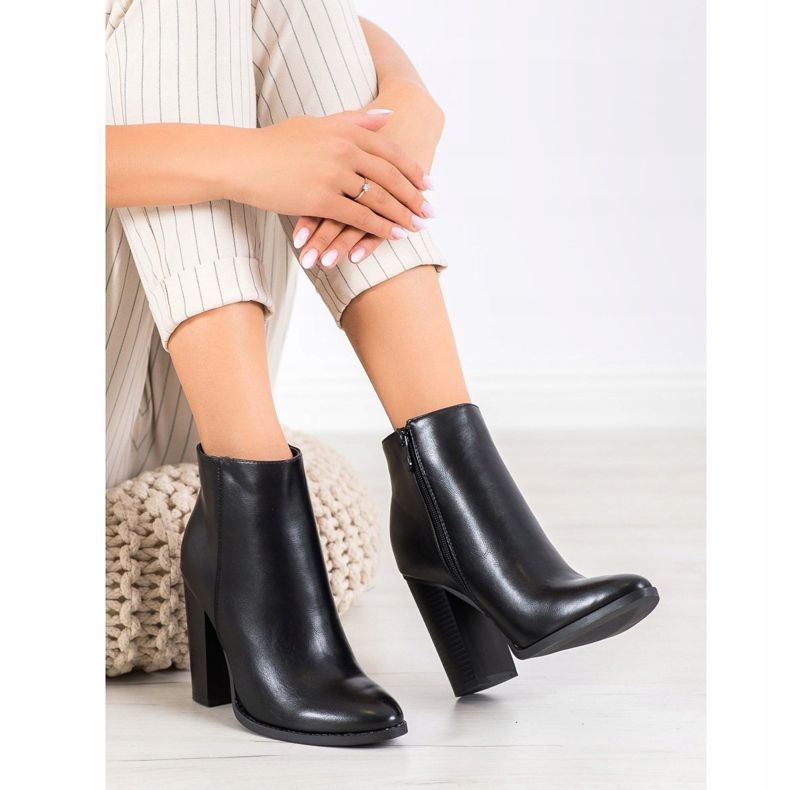 Seastar Klassiska stövlar på en stolpe svart 2