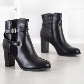 Queen Vivi Stövlar med dekorativa ränder svart 1