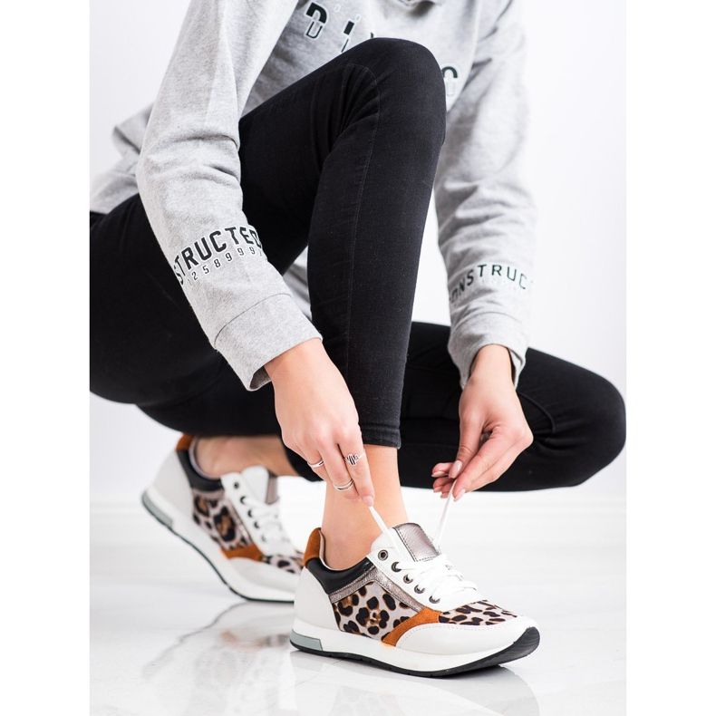 Kylie Trendiga sneakers beige vit brun orange gyllene 1