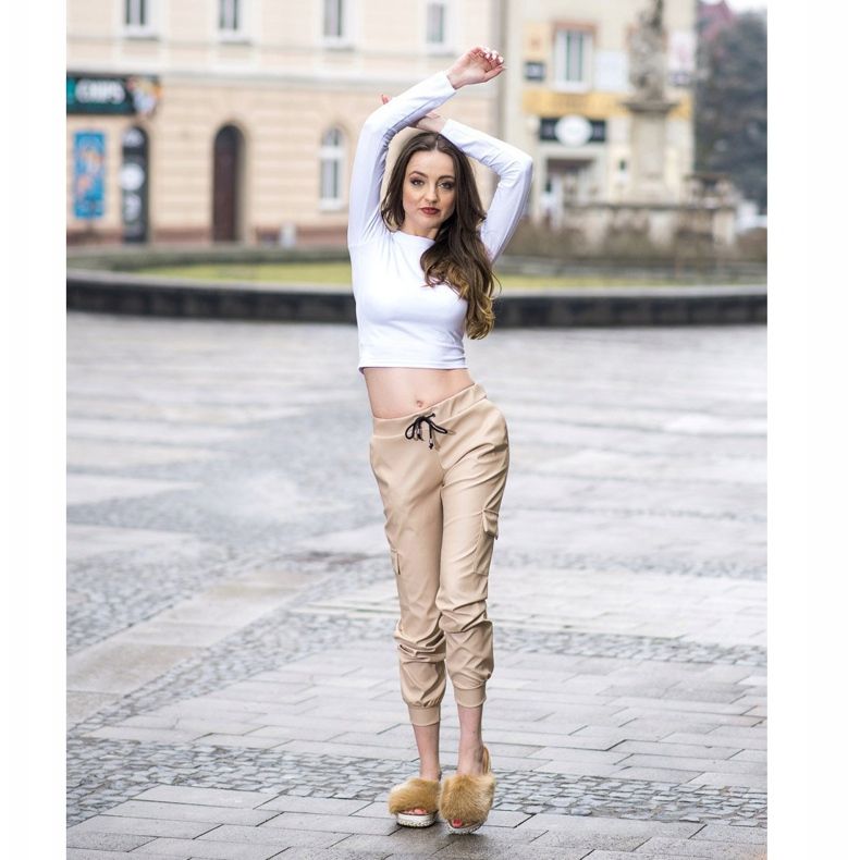 Seastar Trendiga tofflor på en dekorativ plattform brun 1