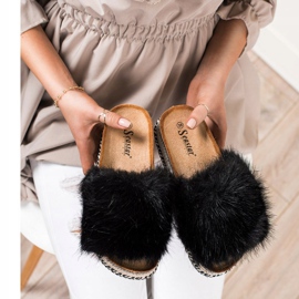 Seastar Trendiga tofflor på en dekorativ plattform svart 2