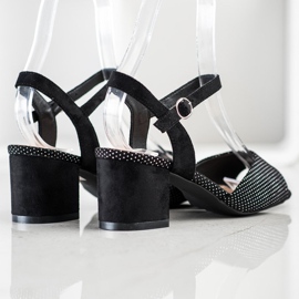 Svarta sandaler på en bar Sergio Leone 1