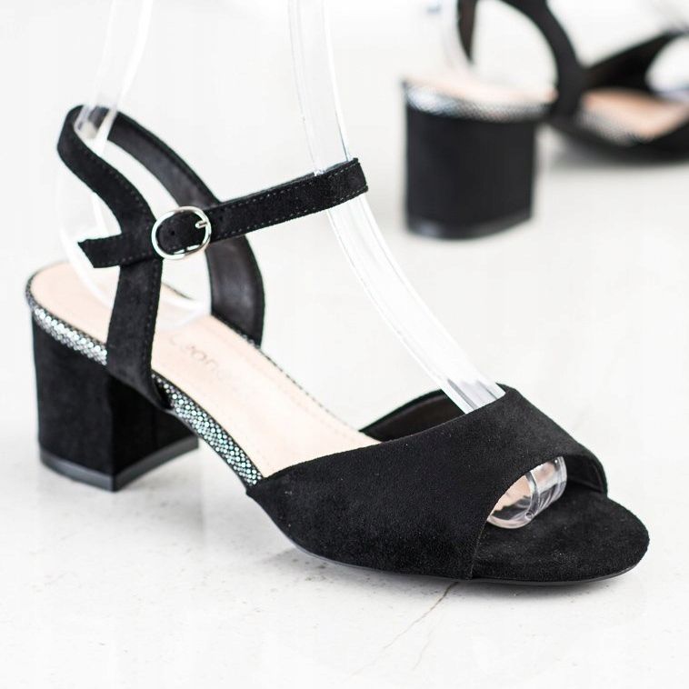 Svarta sandaler på en bar Sergio Leone 1