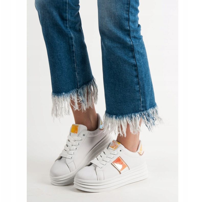 SHELOVET Vita skor på plattformen 2