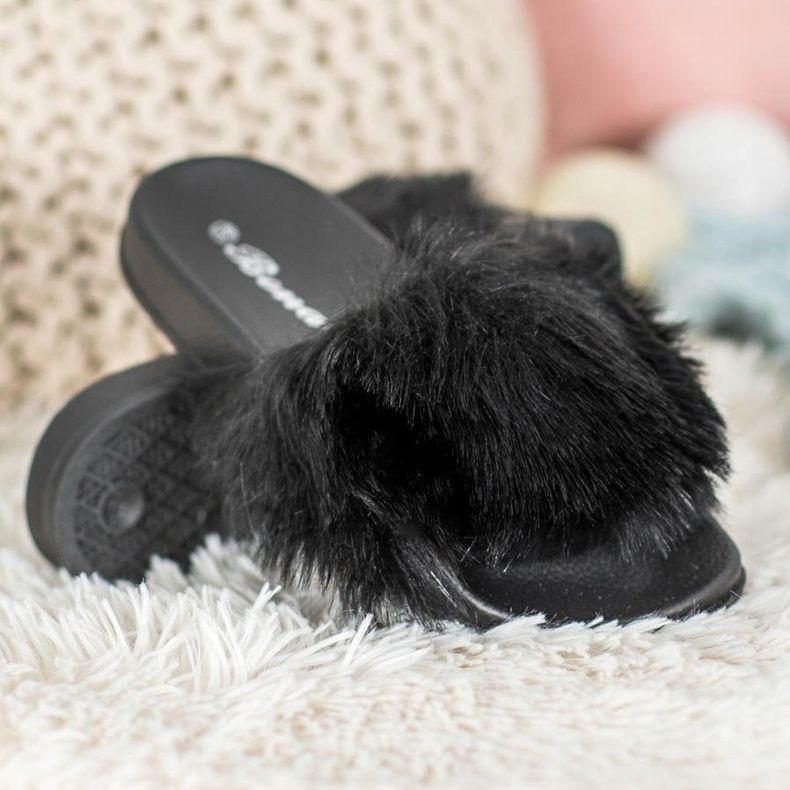 SHELOVET Snygga tofflor svart 1