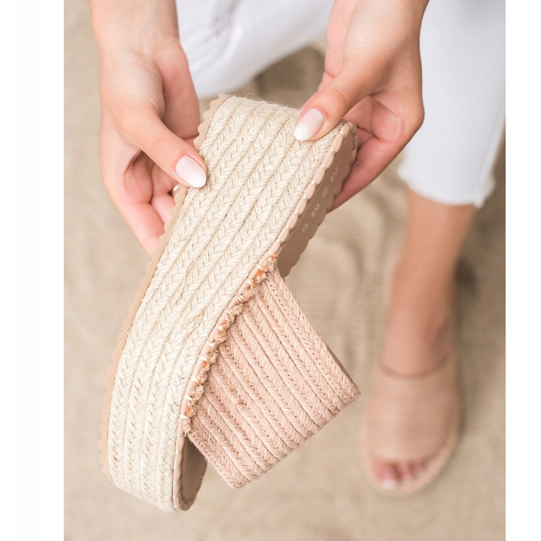 SHELOVET Flätade kilsandaler rosa 2