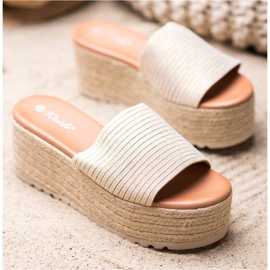 Weide Tofflor På En Halm Plattform gyllene 1