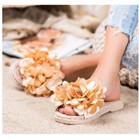 Anesia Paris Snygga tofflor beige 1