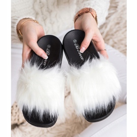 SHELOVET Snygga tofflor vit 2