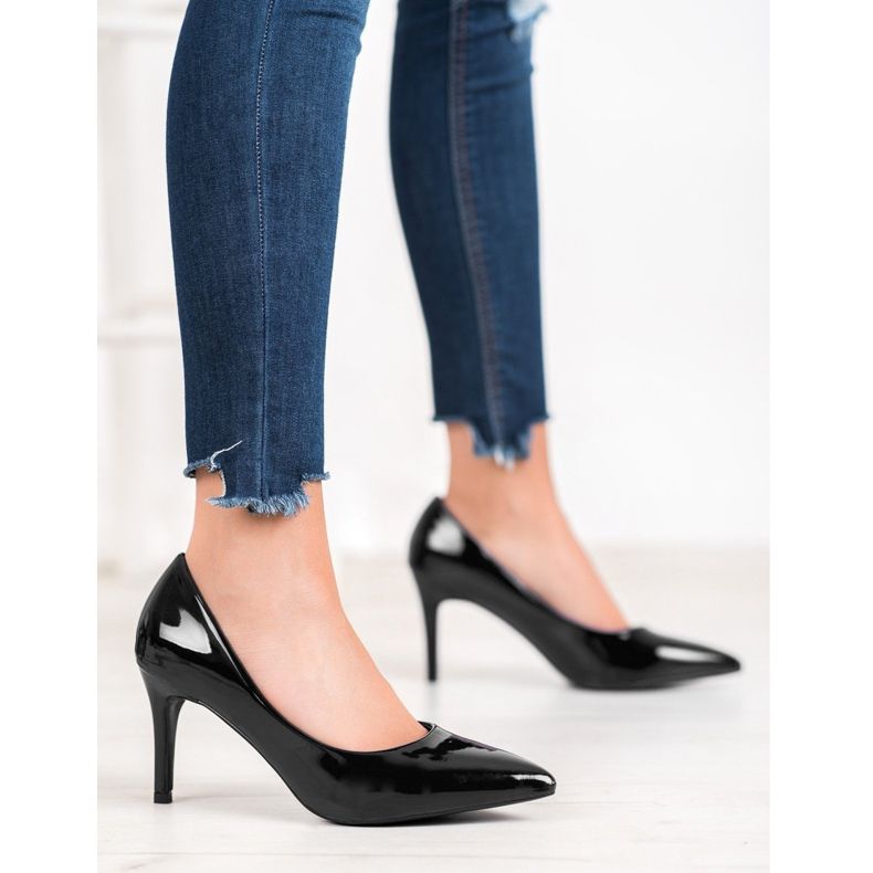 Small Swan Lackerade stift svart 2