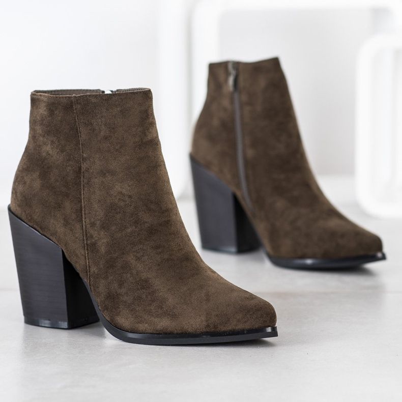 Marquiz Stövlar på ett stort inlägg grön 1