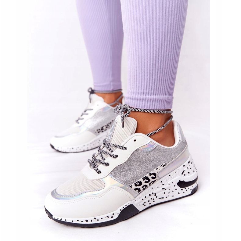 NEWS Kvinnor Wedge Sneakers Vit Med Brocade Avery 21SP26-3974 svart silver- 1