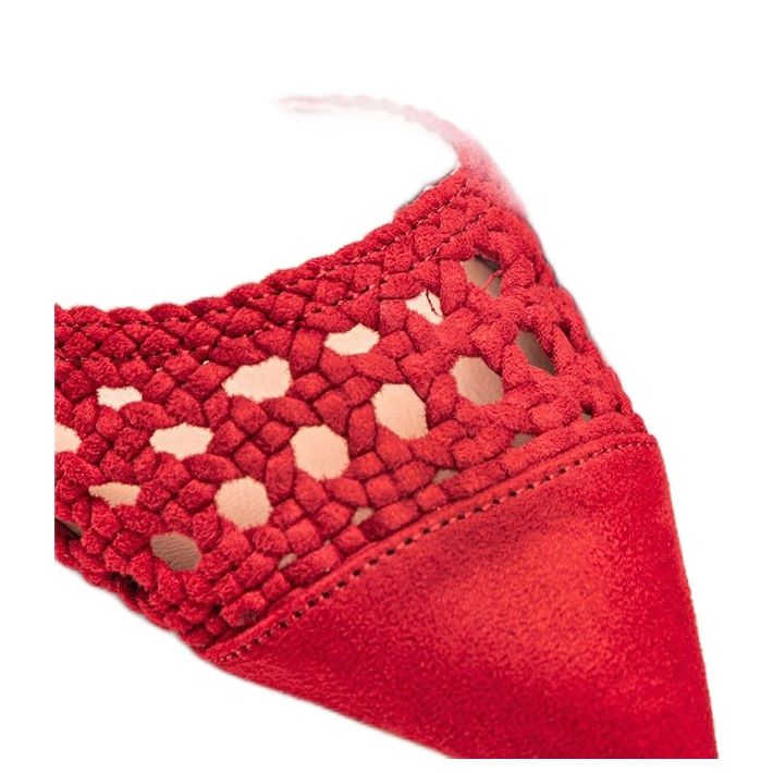 Röda genombrutna pumpar på Hana -stolpen 1