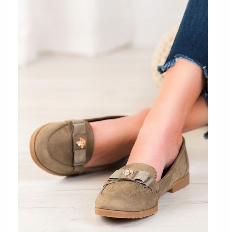 Miss Laura Lords med dekorativ rosett kaki grön 2