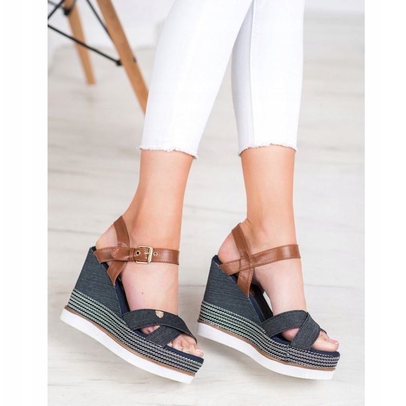 SHELOVET Sandaler med kil mångfärgad 1