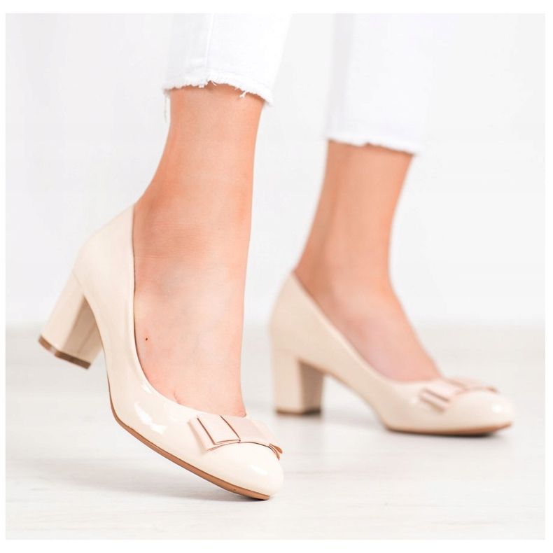 Weide Lackerade pumpar beige 2