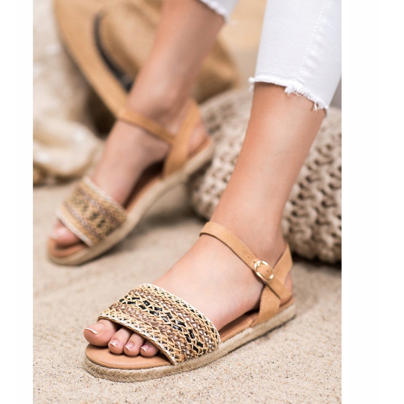 SHELOVET Lätta flätade sandaler beige 2