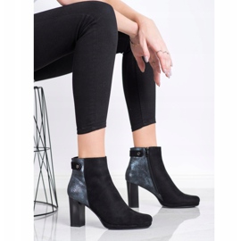 M.Daszyński Stövlar på ett inlägg svart 2