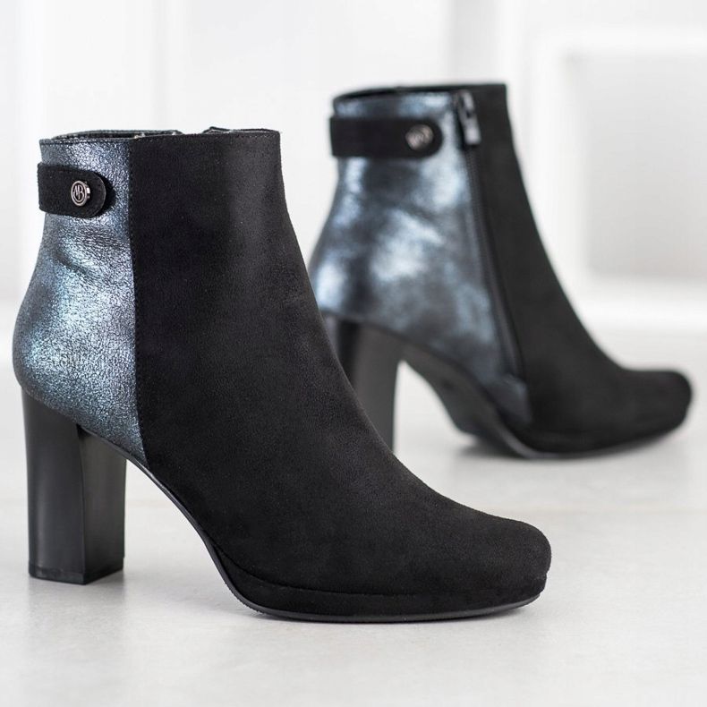 M.Daszyński Stövlar på ett inlägg svart 1