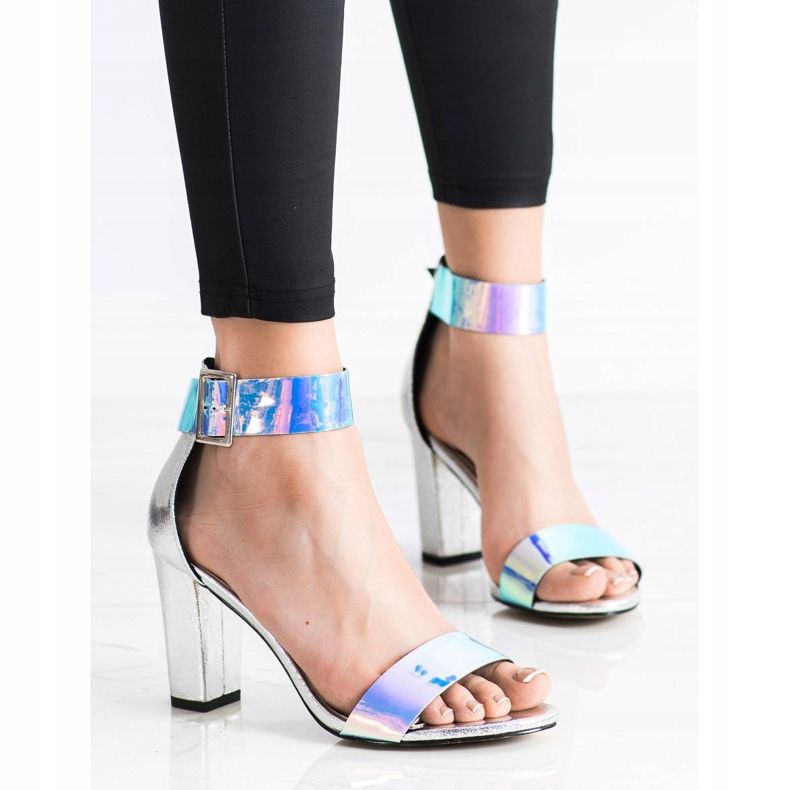 Goodin Sandaler på en bar med Holo -effekt silver- 1