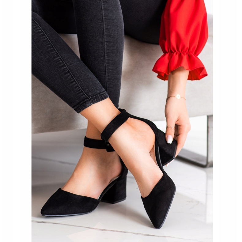 Goodin Pumpar med spänne svart 1