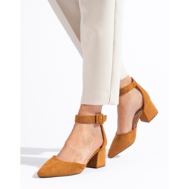 Goodin Pumpar med spänne brun 1