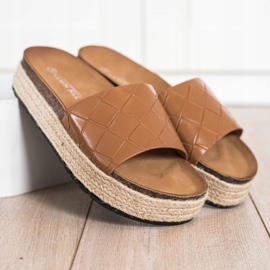 SHELOVET Plattformsflipflops brun 1