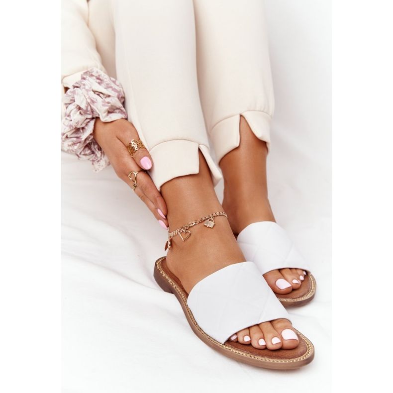 Läder tofflor med quiltning Nicole 2650 vit 1