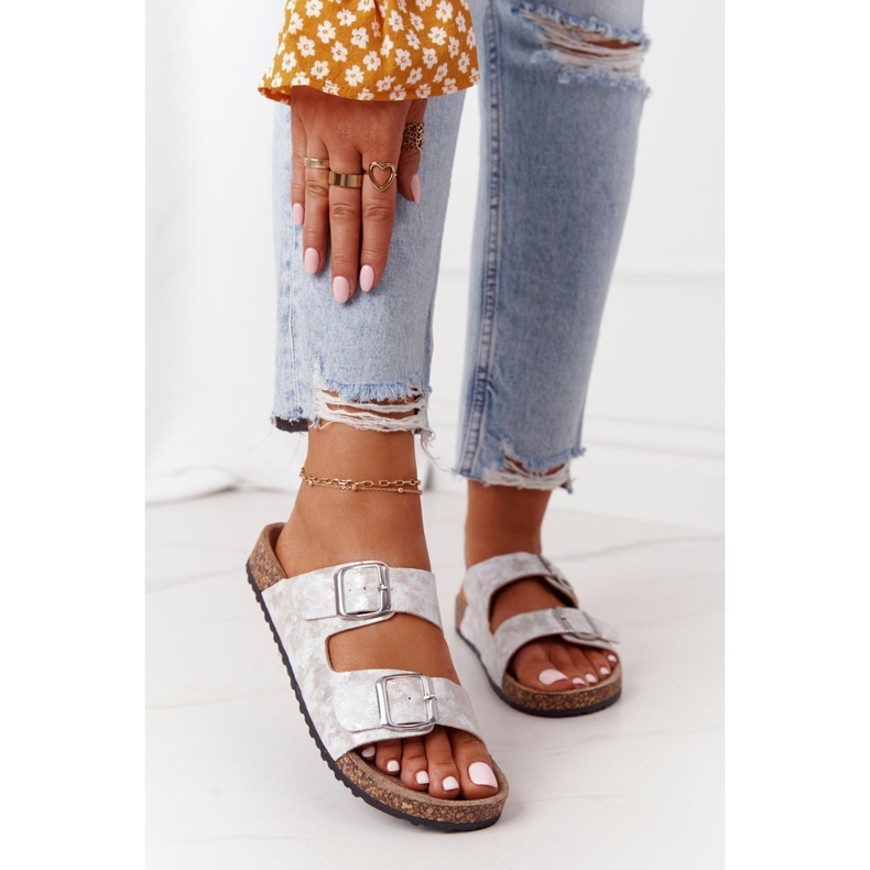 Tofflor för kvinnor med spännen Silver Vivio 1