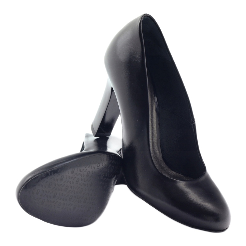 Edeo Svarta pumpar på en pelare 3