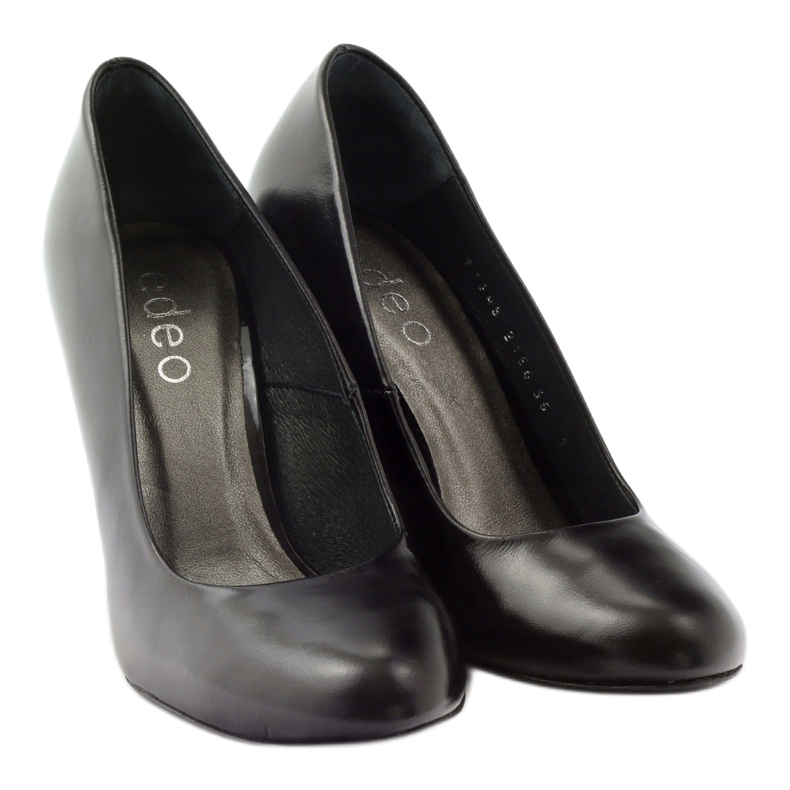 Edeo Svarta pumpar på en pelare 4