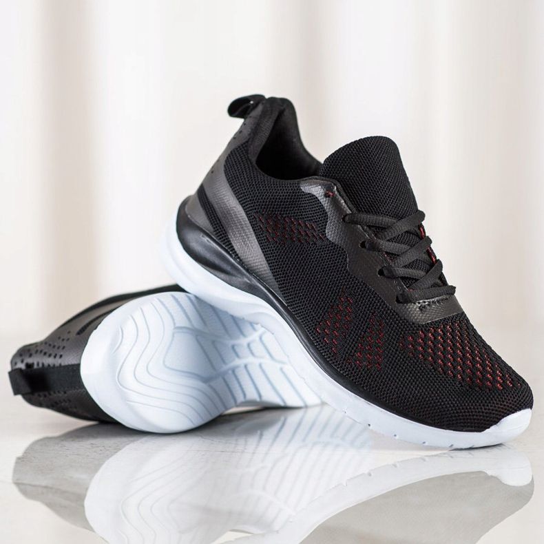 Bona Ljusa svarta sneakers 1