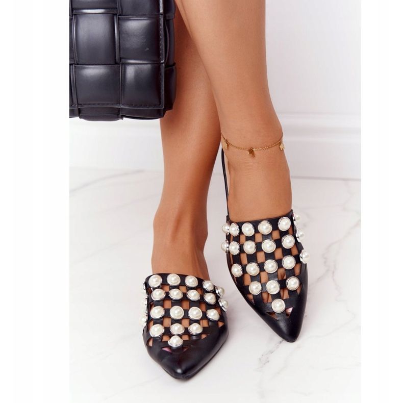 PS1 Svarta rippel tofflor med överdelar och pärlor 1