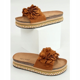 Tofflor med blommor kamel 9602 Camel brun 1