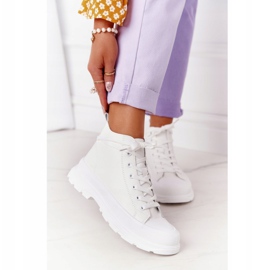 Kvinnors vita Trissy -läder -sneakers på en stor sula 2