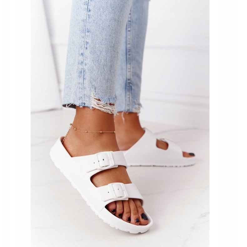 NEWS Kvinnors vita Stacy -tofflor i gummi 2