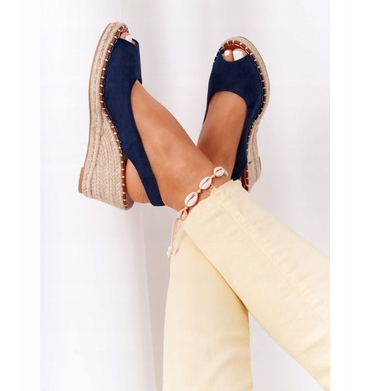 PG1 Las Palomas Sandaler med kil och flätor beige marinblå 1