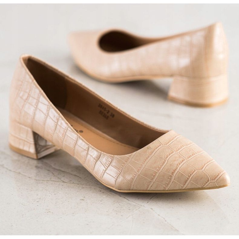 Sweet Shoes Klassiska pumpar på låga klackar beige 1