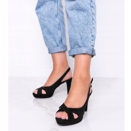 Svarta sandaler på en hög klack från Big Girl 1